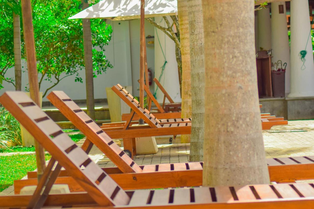Hotel Tamarind Tree Tissamaharama Exterior photo