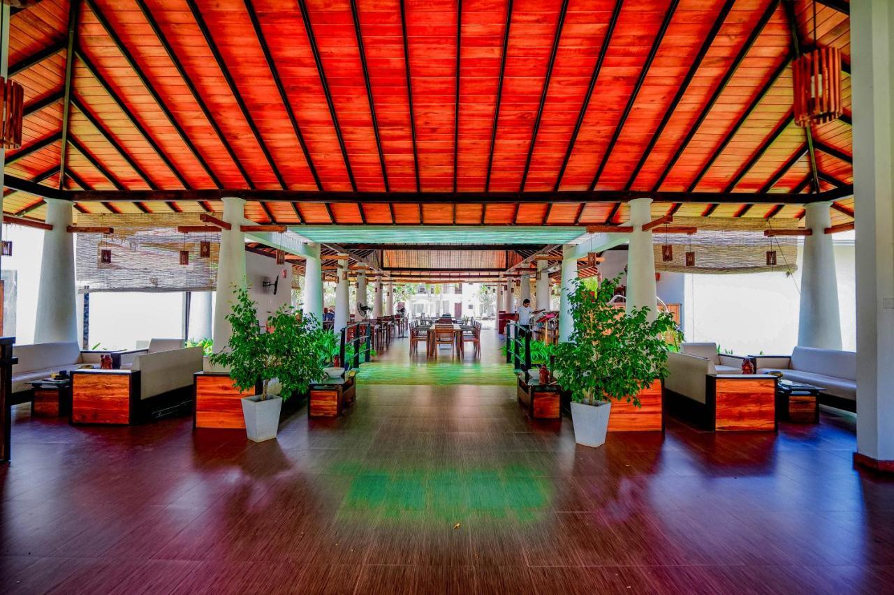 Hotel Tamarind Tree Tissamaharama Exterior photo