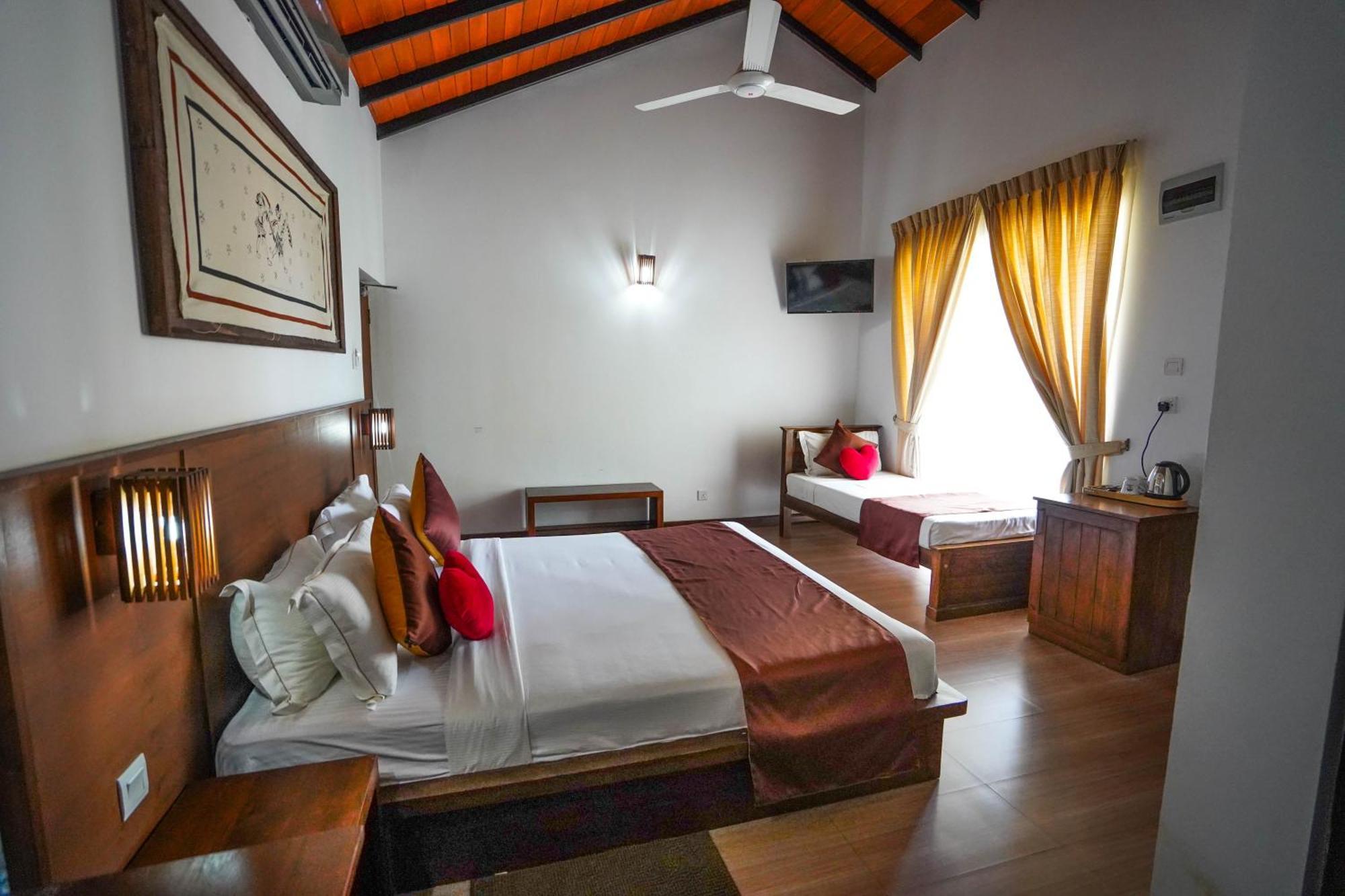 Hotel Tamarind Tree Tissamaharama Exterior photo