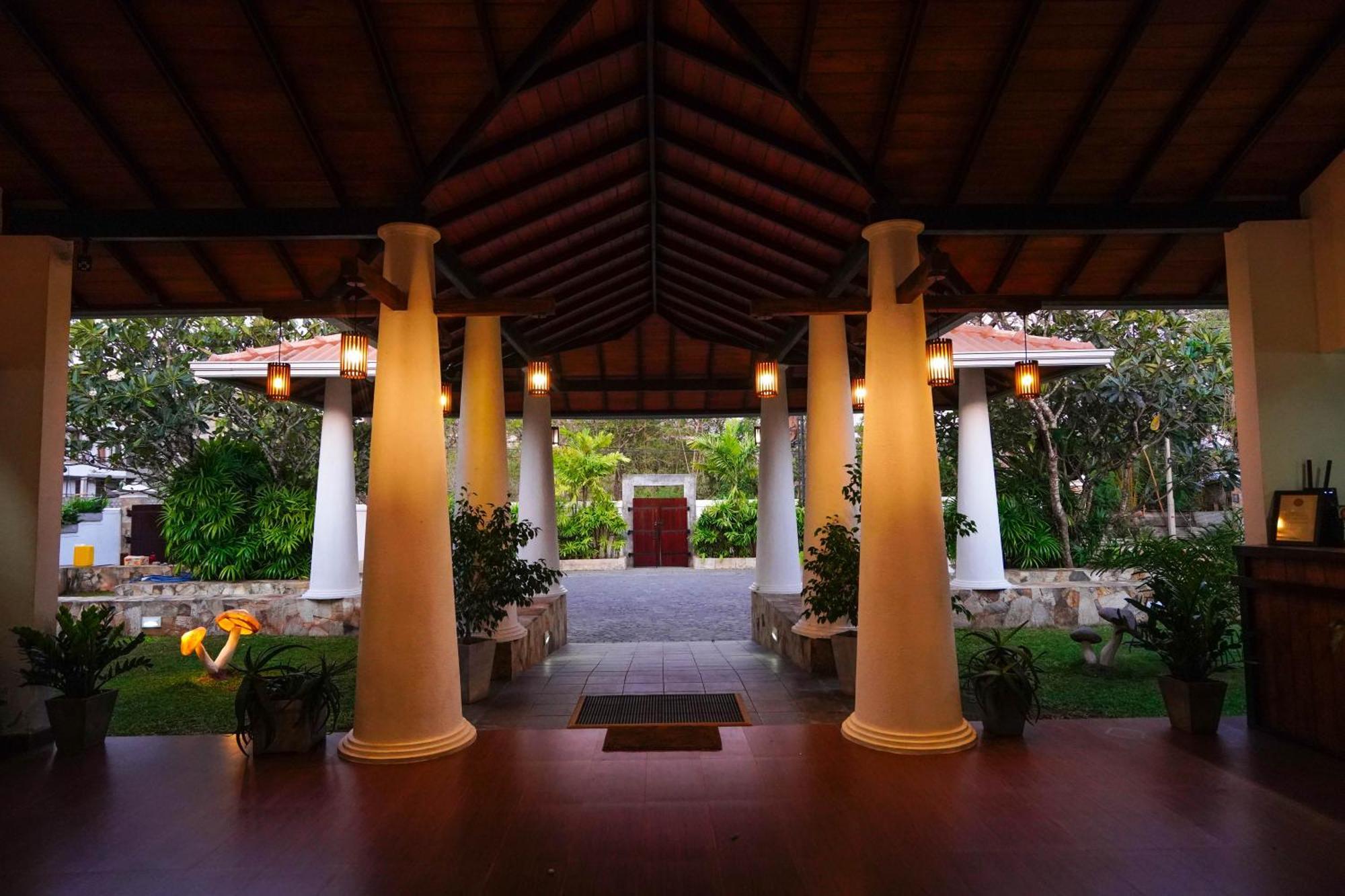 Hotel Tamarind Tree Tissamaharama Exterior photo
