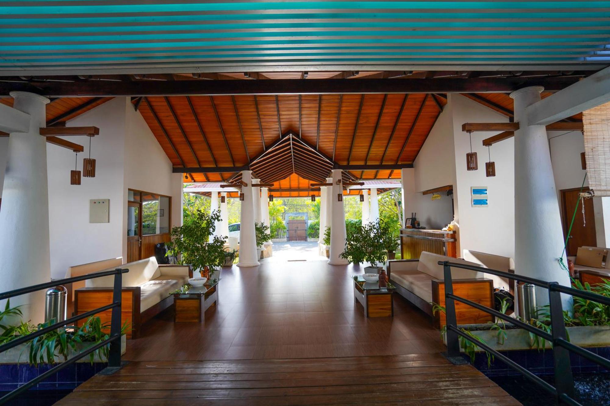 Hotel Tamarind Tree Tissamaharama Exterior photo
