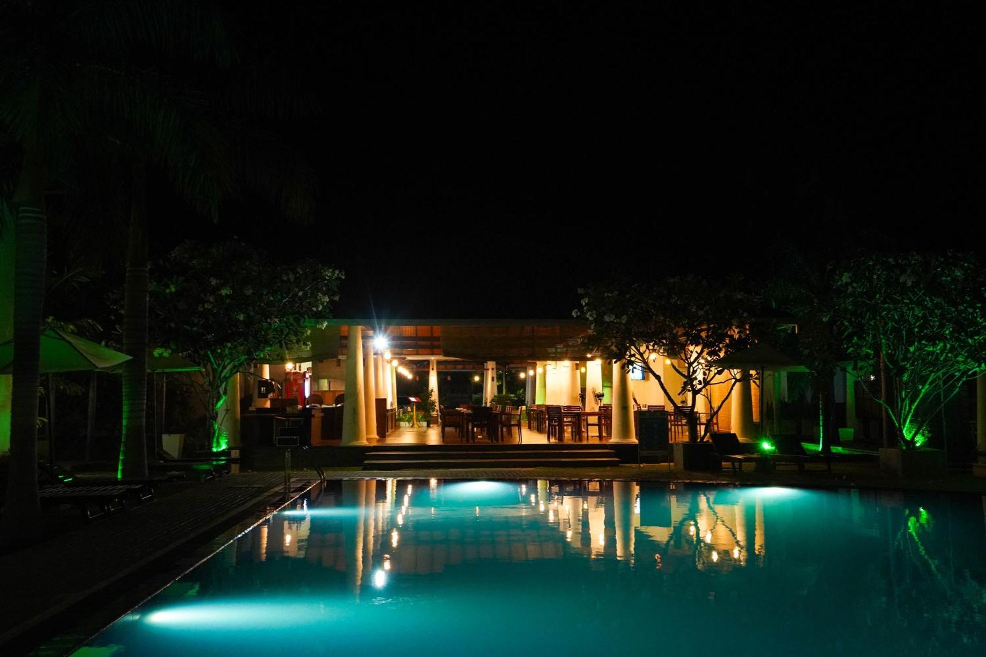Hotel Tamarind Tree Tissamaharama Exterior photo