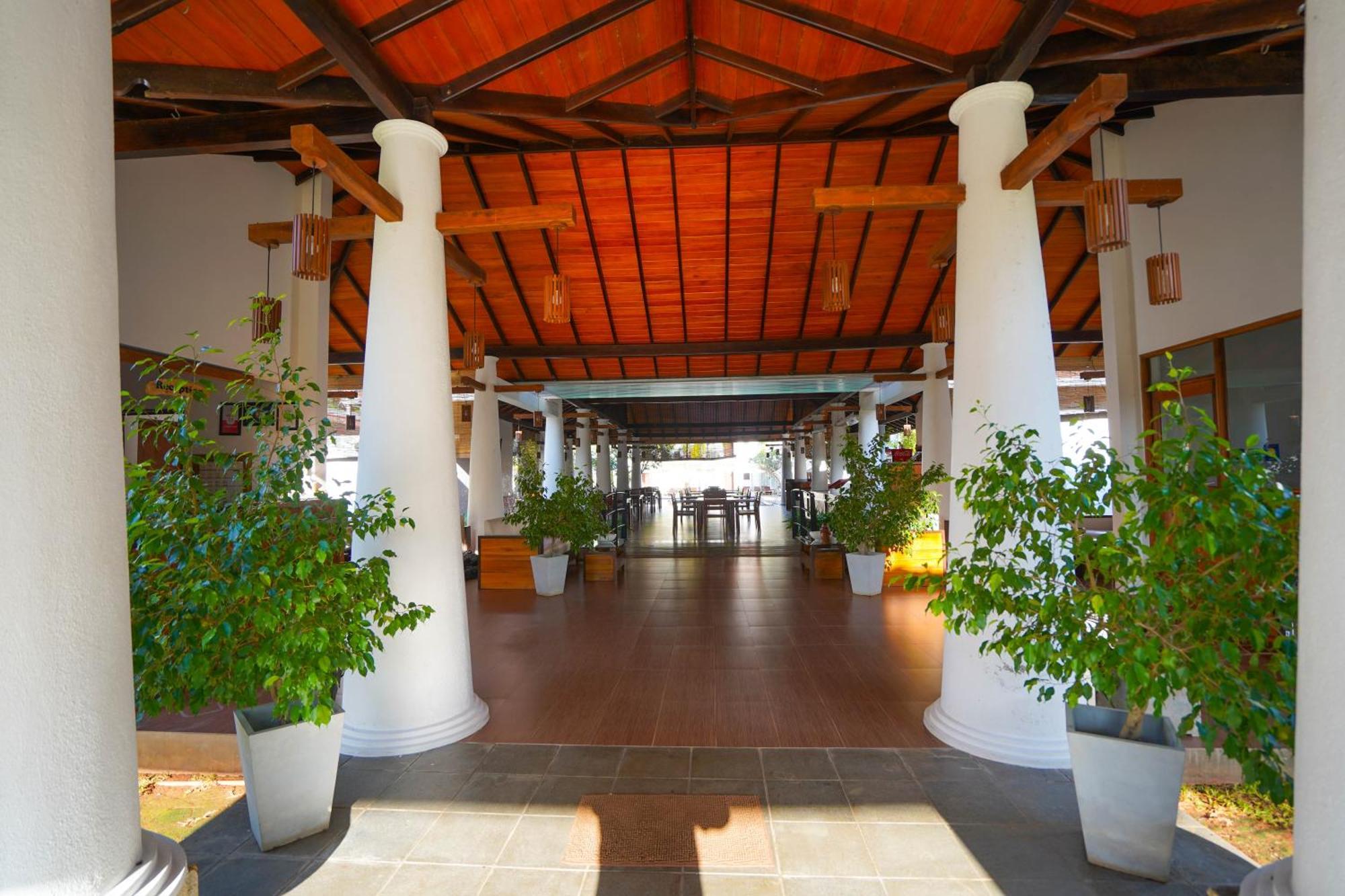 Hotel Tamarind Tree Tissamaharama Exterior photo
