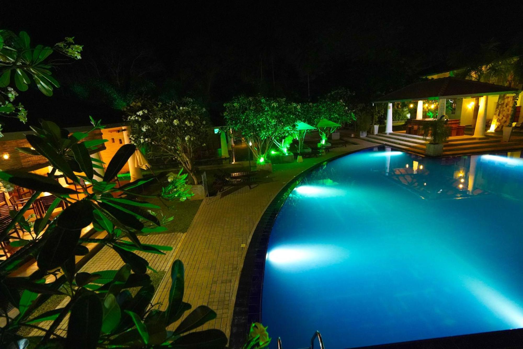 Hotel Tamarind Tree Tissamaharama Exterior photo