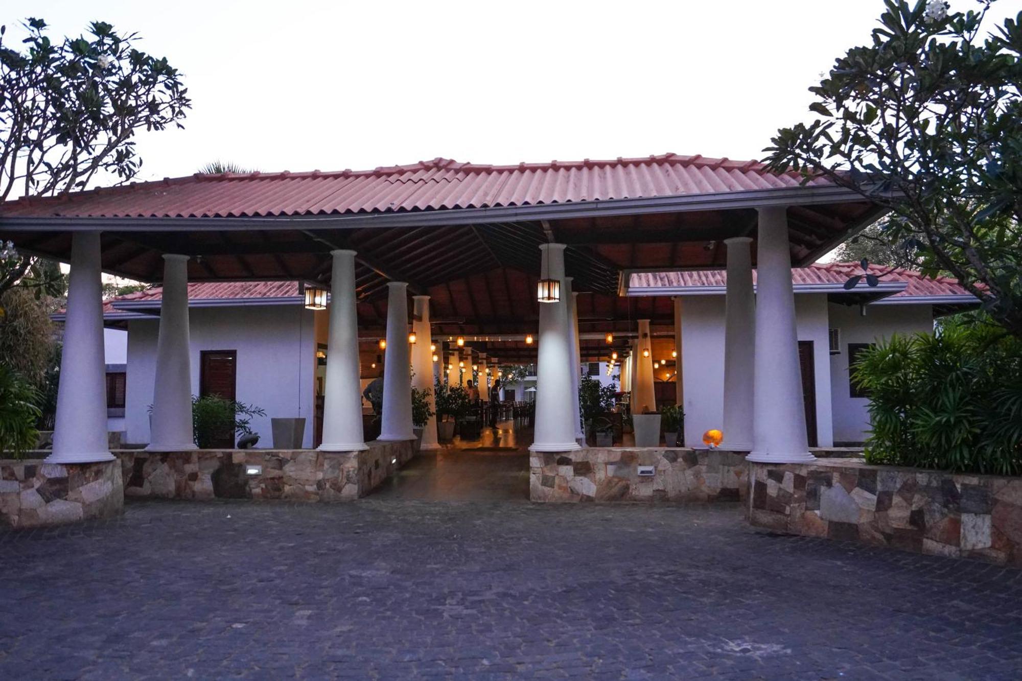 Hotel Tamarind Tree Tissamaharama Exterior photo